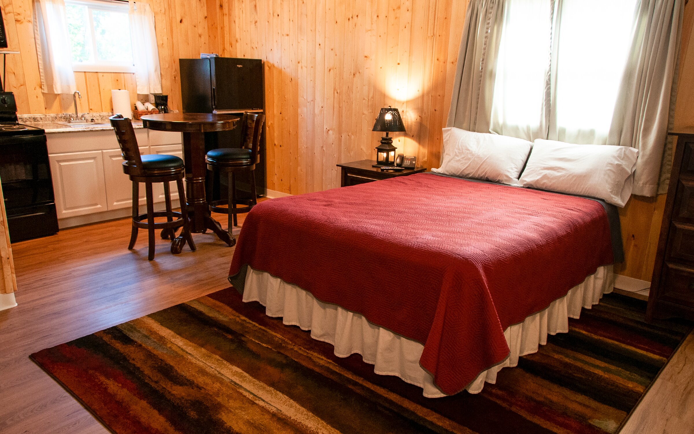 Lake Frances Inn-官方