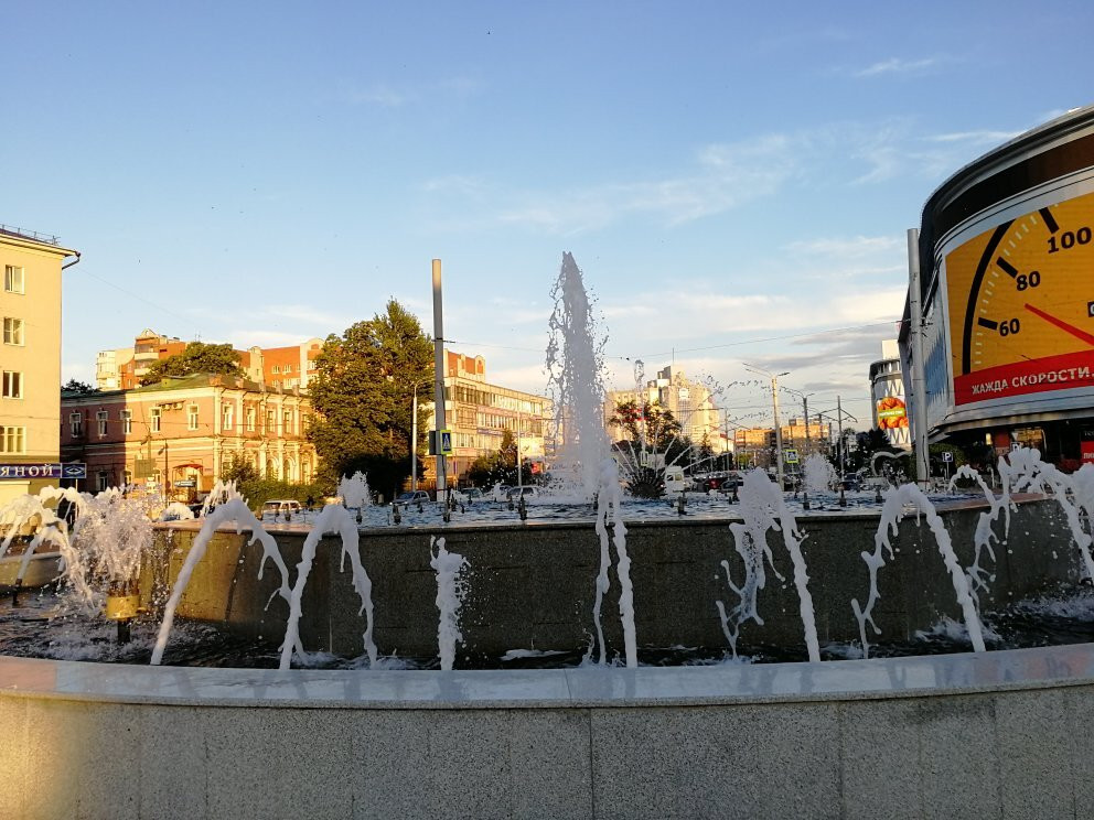 Fountain at Moskovskaya Square景点图片