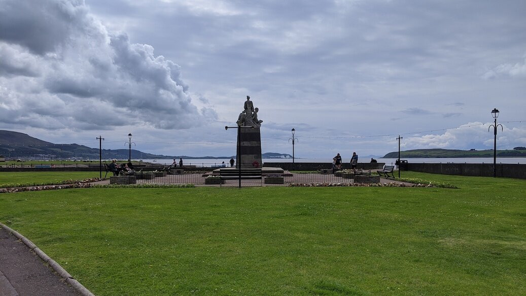 Largs War Memorial景点图片