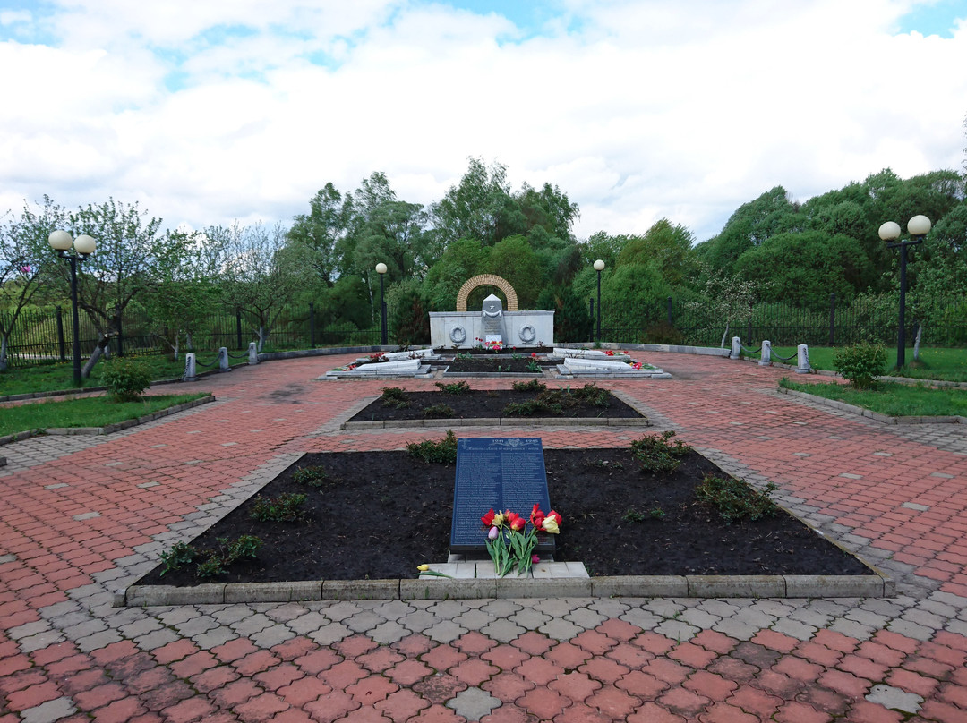 Voinskoye Zakhoroneniye景点图片