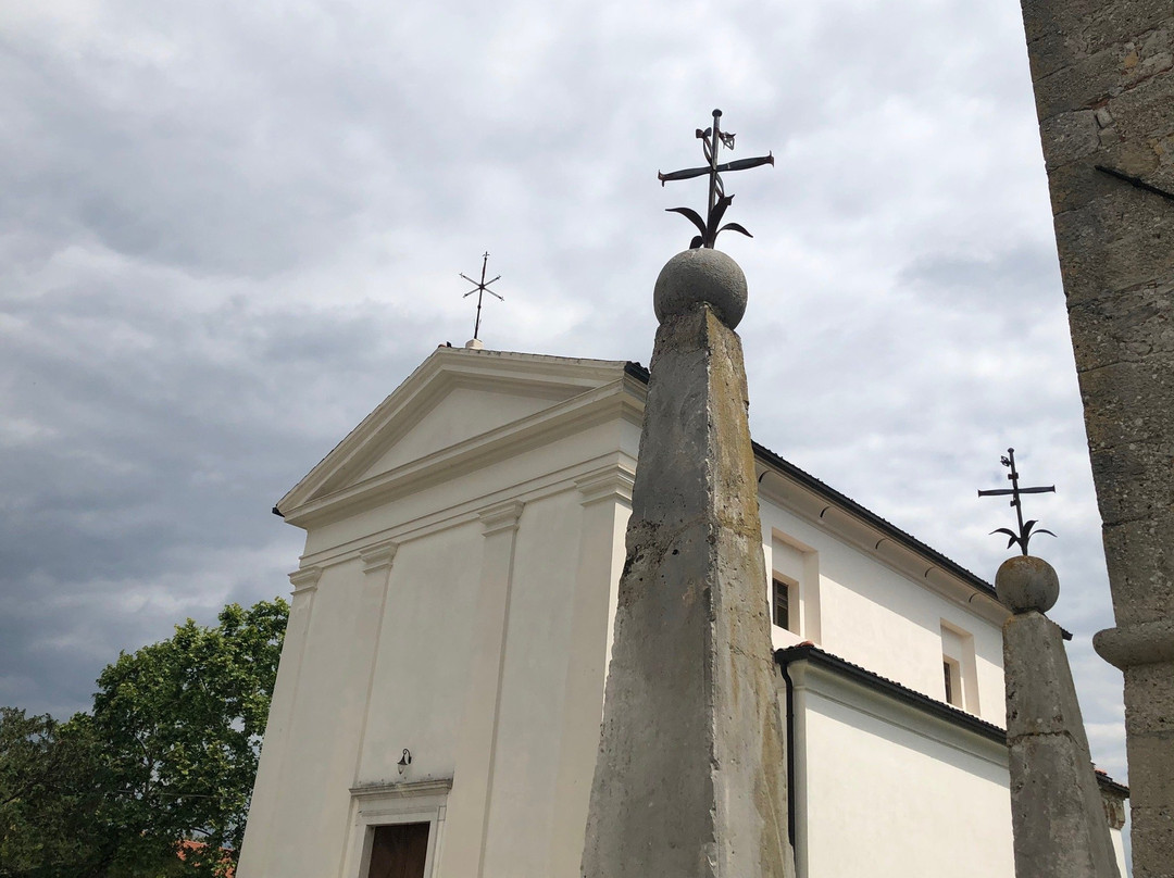 Chiesa Parrocchiale dei Santi Leonardo e Tommaso Apostolo景点图片