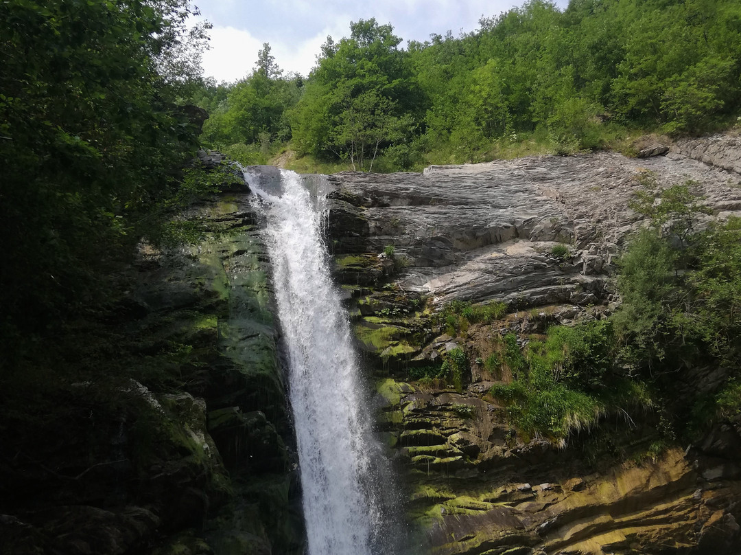 Cascata del Golfarone景点图片