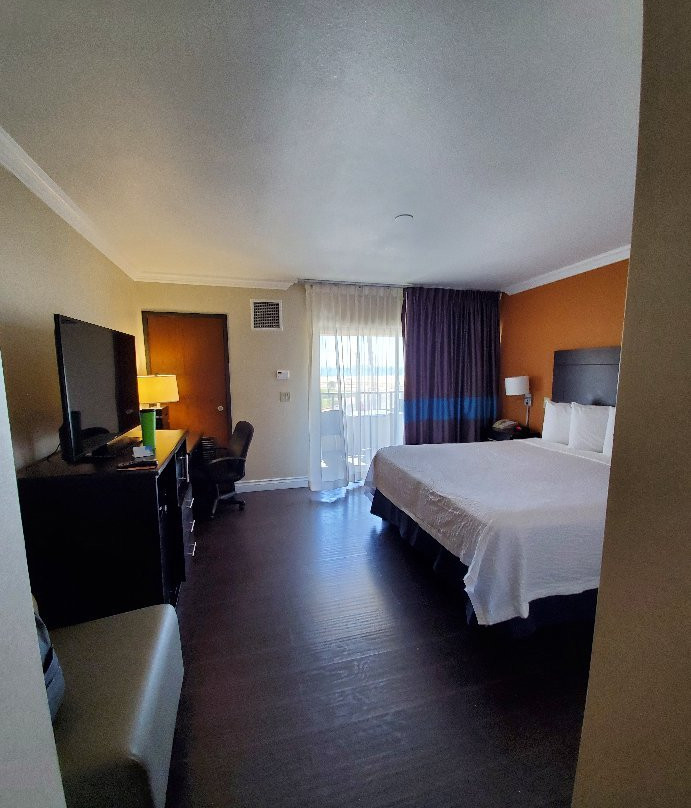 海滨华美达酒店主图