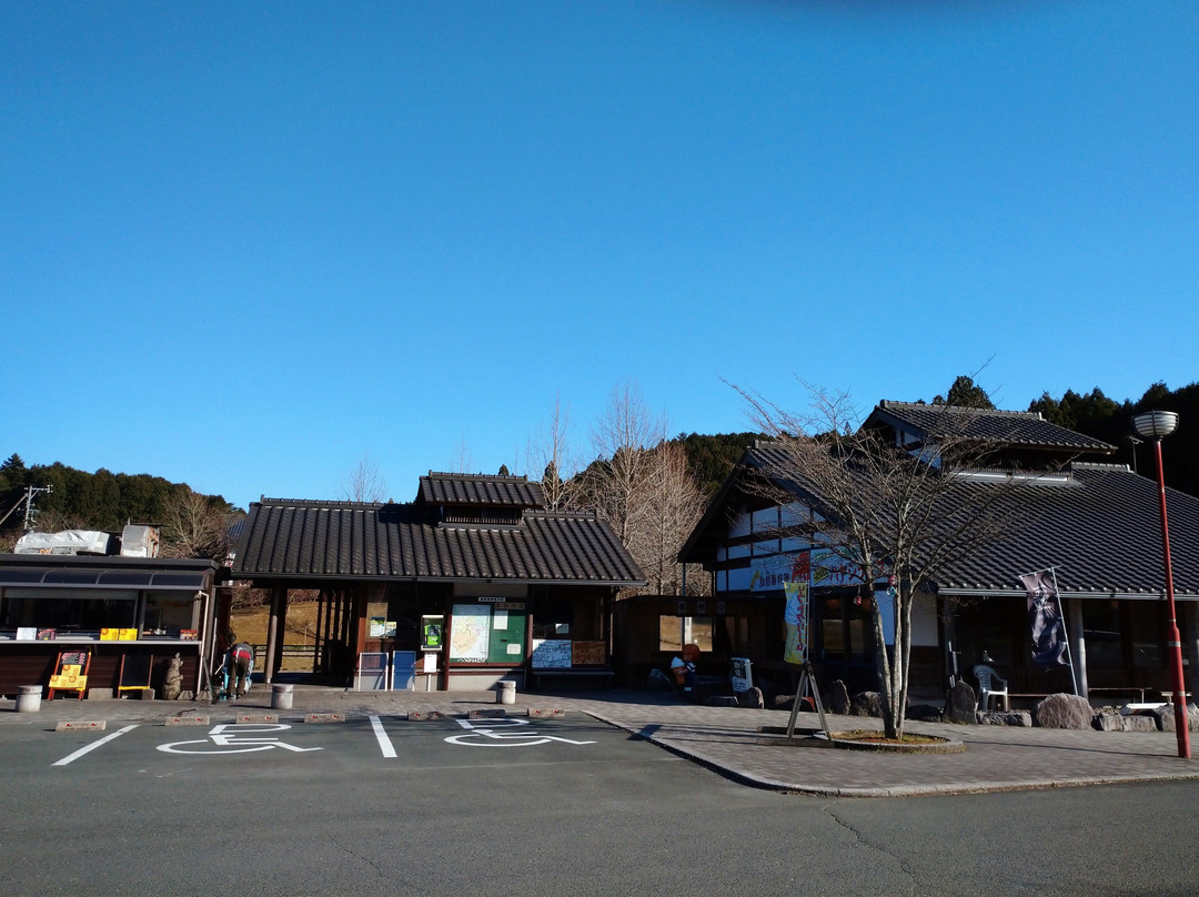 Road Statuin Tsukude Tezukuri Mura景点图片