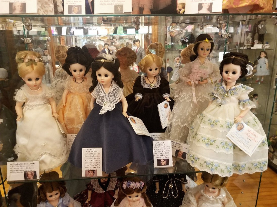 Granbury Doll House Inc-格兰伯里必去景点