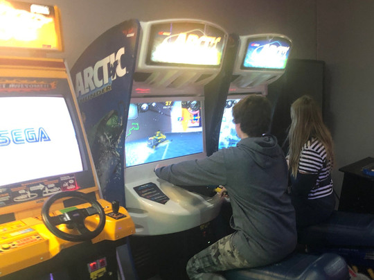 Bowling Stones 10-pin Entertainment center-大草原必去景点