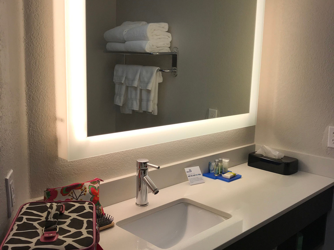 希尔斯维尔智选假日酒店主图