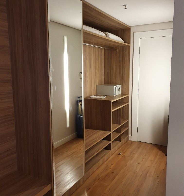 代尔蒙酒店主图