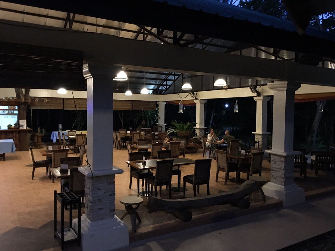 布苏安加岛天堂酒店主图