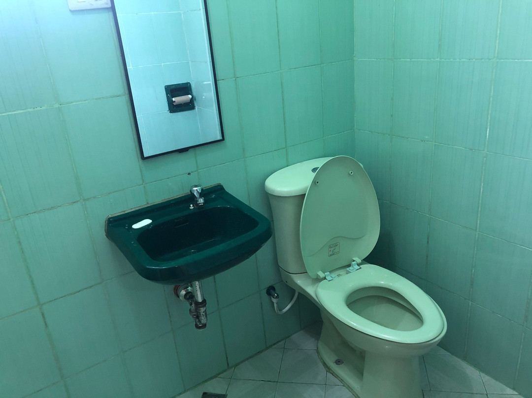 三叶草酒馆旅馆主图