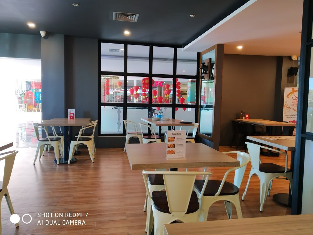 Hadi Supermarket & Dept Store-Biak必去景点