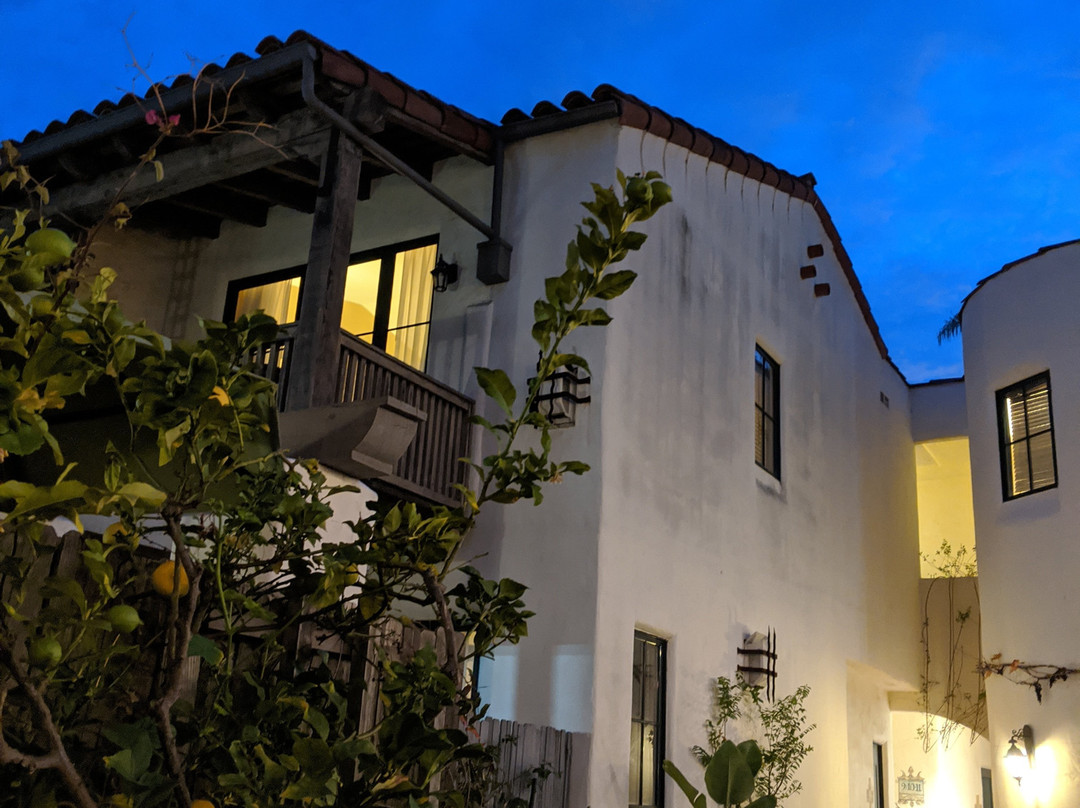 西班牙花园酒店主图