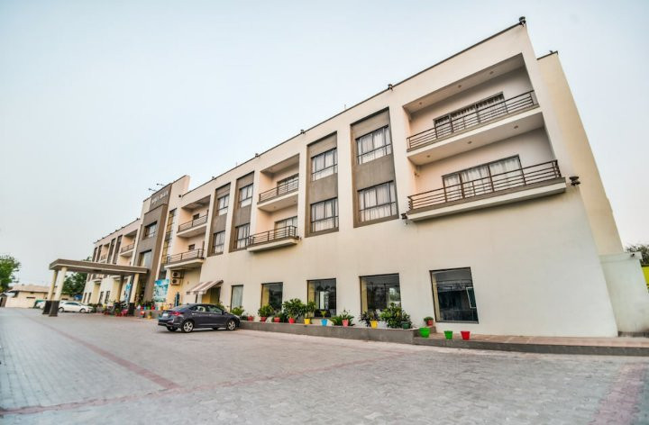 HOTEL AMRIT MANTHAN主图