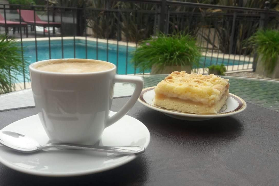 Ayres del Este主图