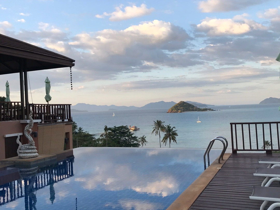 爱思兰达度假酒店主图