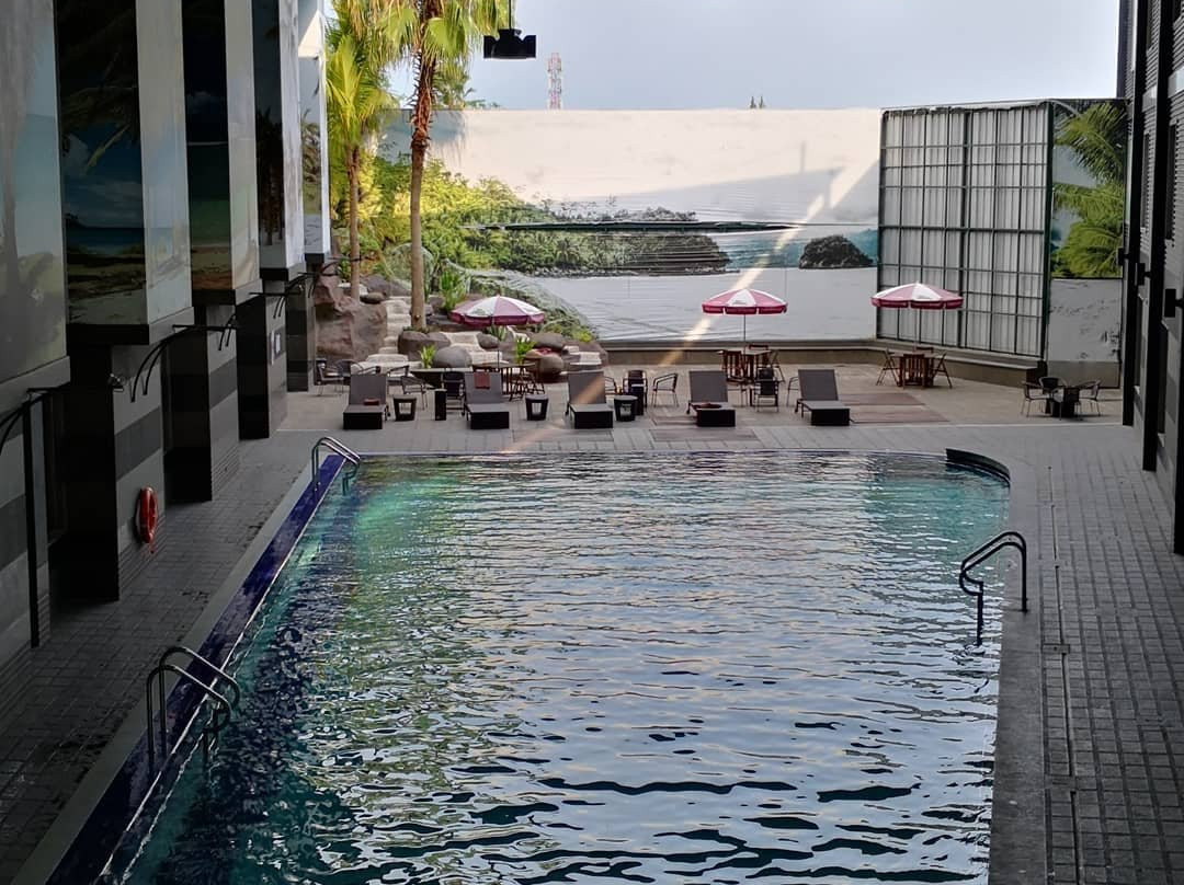 Crown Victoria Hotel主图