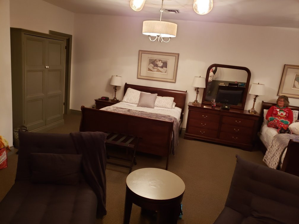 Hotel Carlyle & Restaurant主图