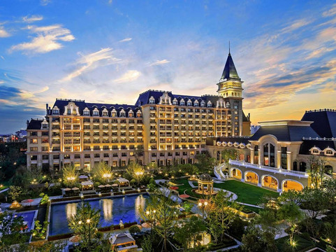 青岛金沙滩希尔顿酒店主图