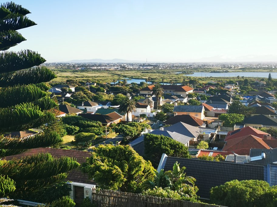 Lakeside Lodge主图