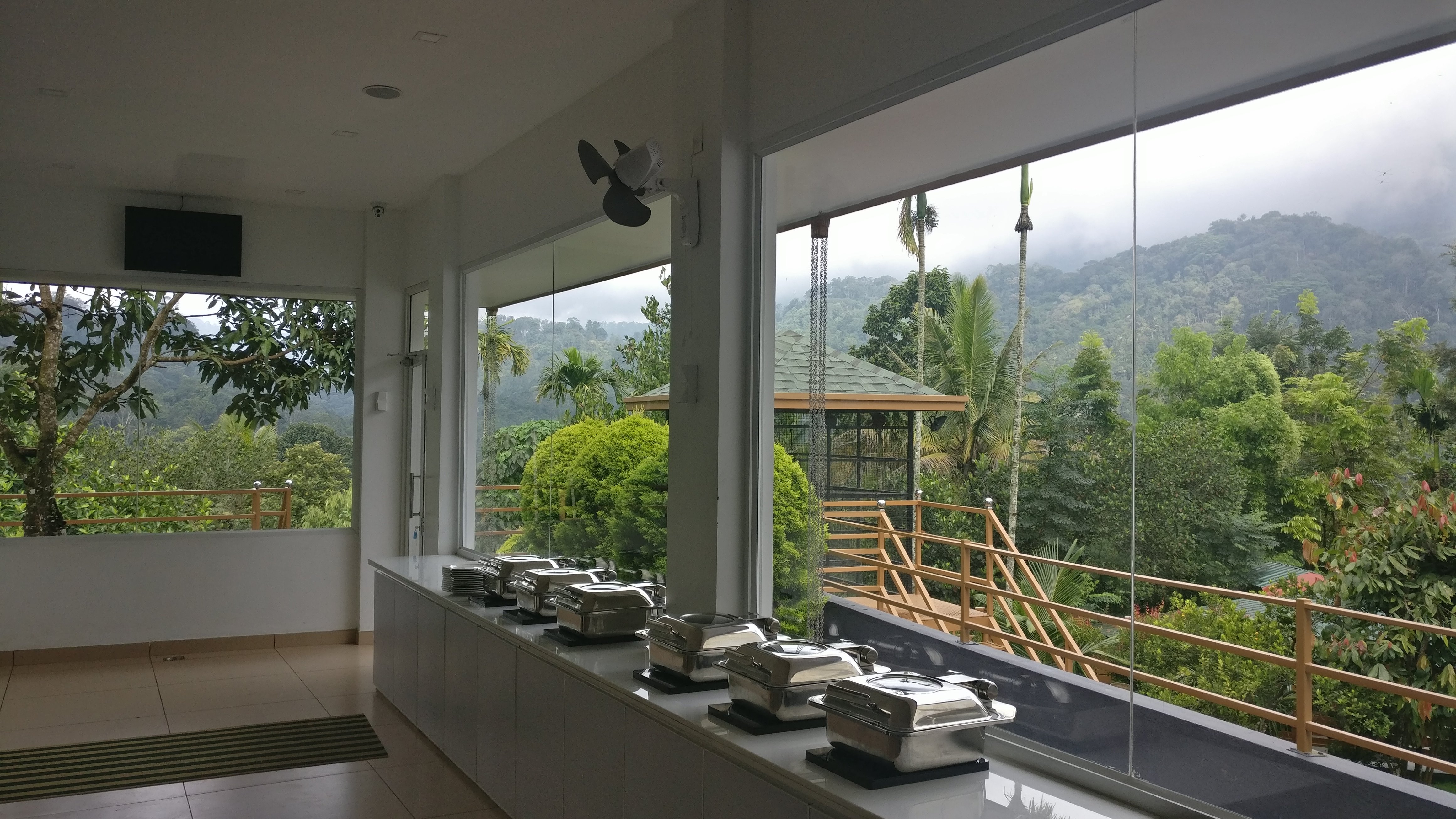 Star Emirates Luxury Resort and Spa, Munnar-餐饮