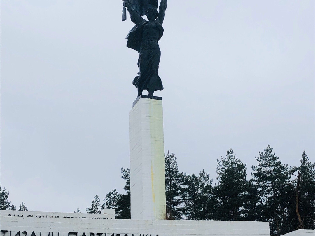 Memorial Partizanskaya Slava-Luga必去景点