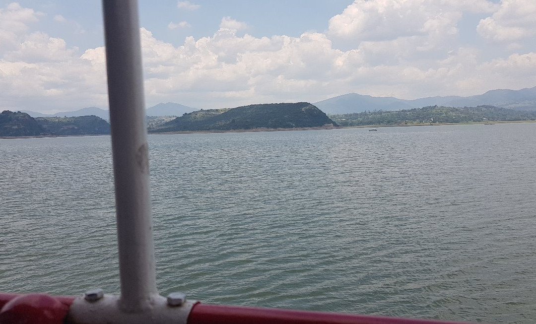 Presa Taxhimay景点图片