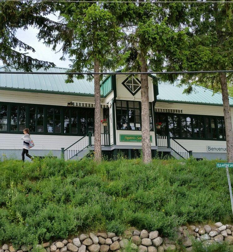 Saint-Joseph-de-la-Rive旅游景点-Papeterie Saint-Gilles