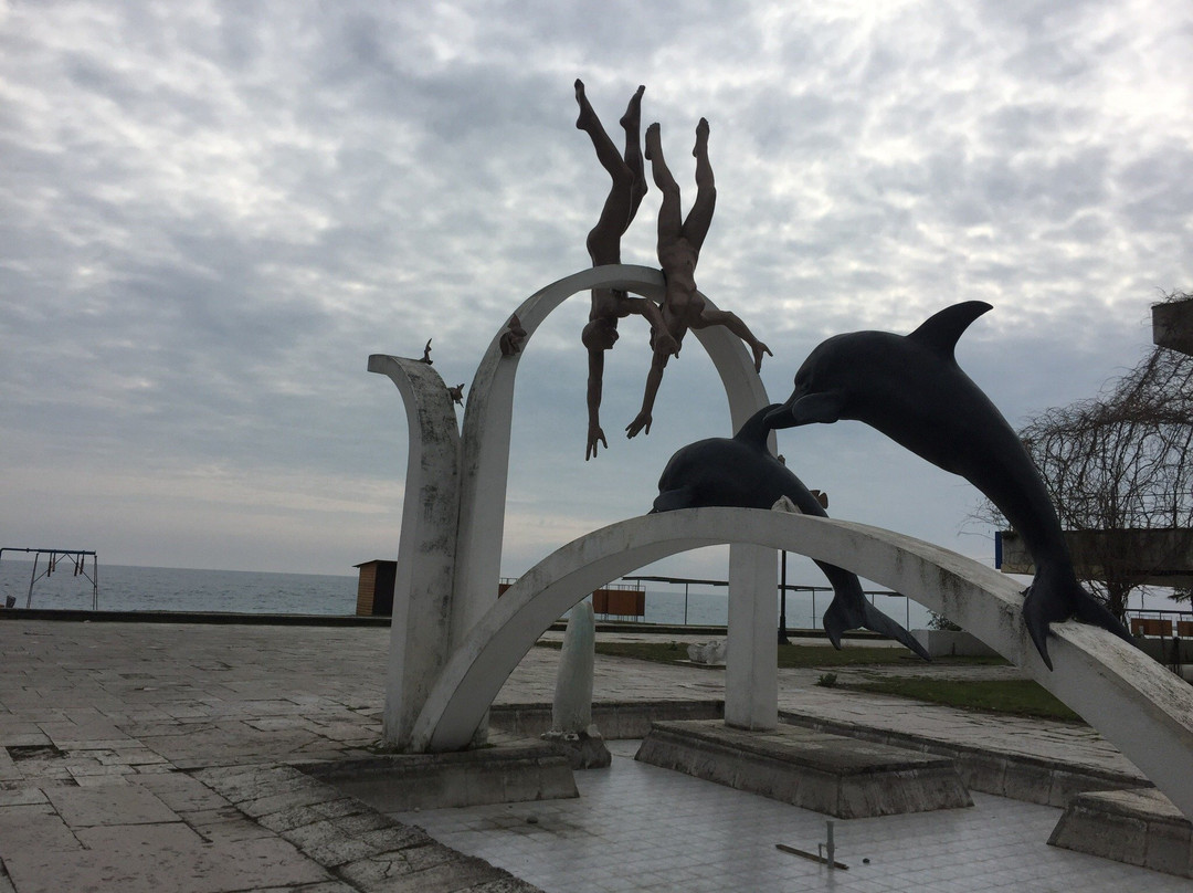 Sculpture Divers-Pitsunda必去景点