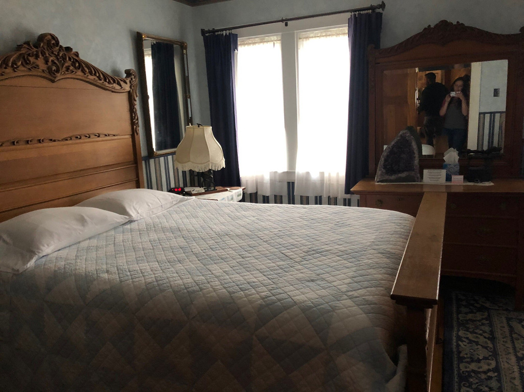 Old Iron Inn Bed and Breakfast主图