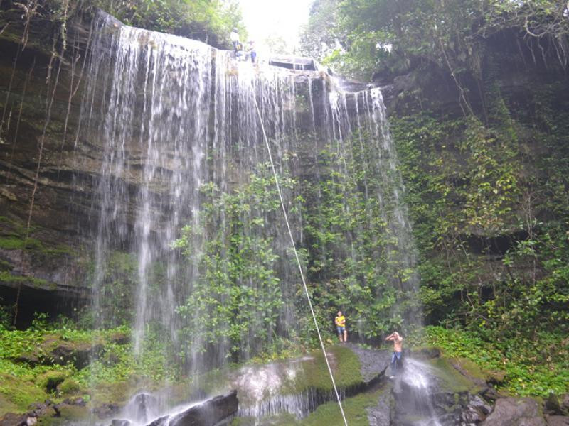 Cascada del Arcoiris景点图片