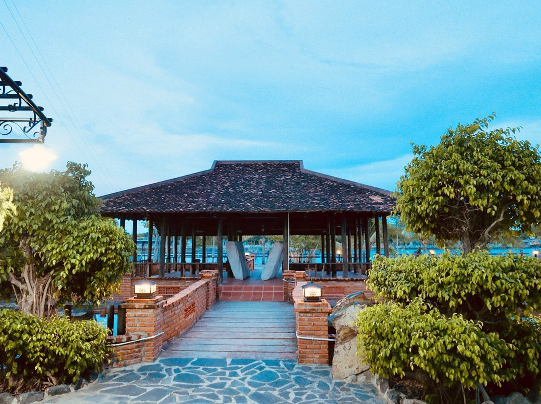 Allure Garden Hotel