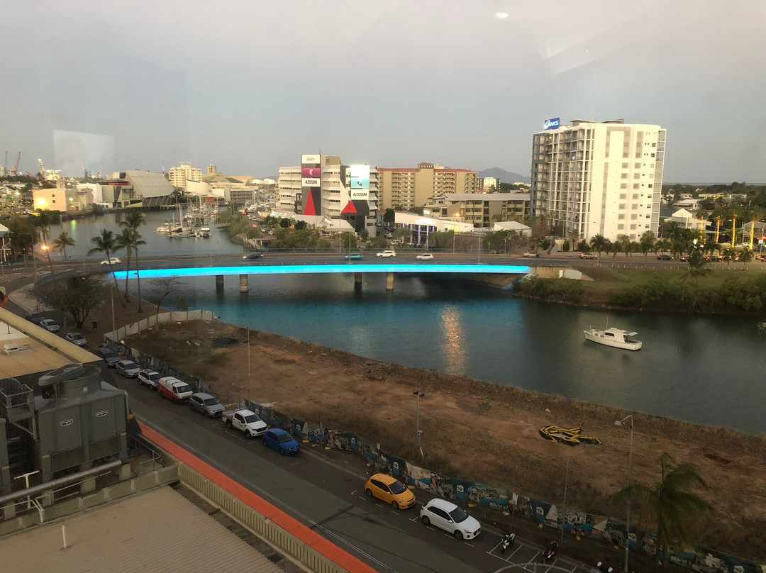 汤斯维尔假日酒店主图