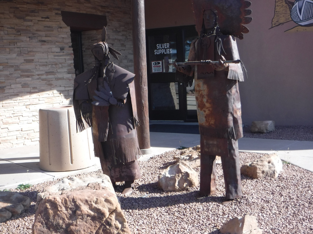 Chaco Canyon Trading Co-Milan必去景点