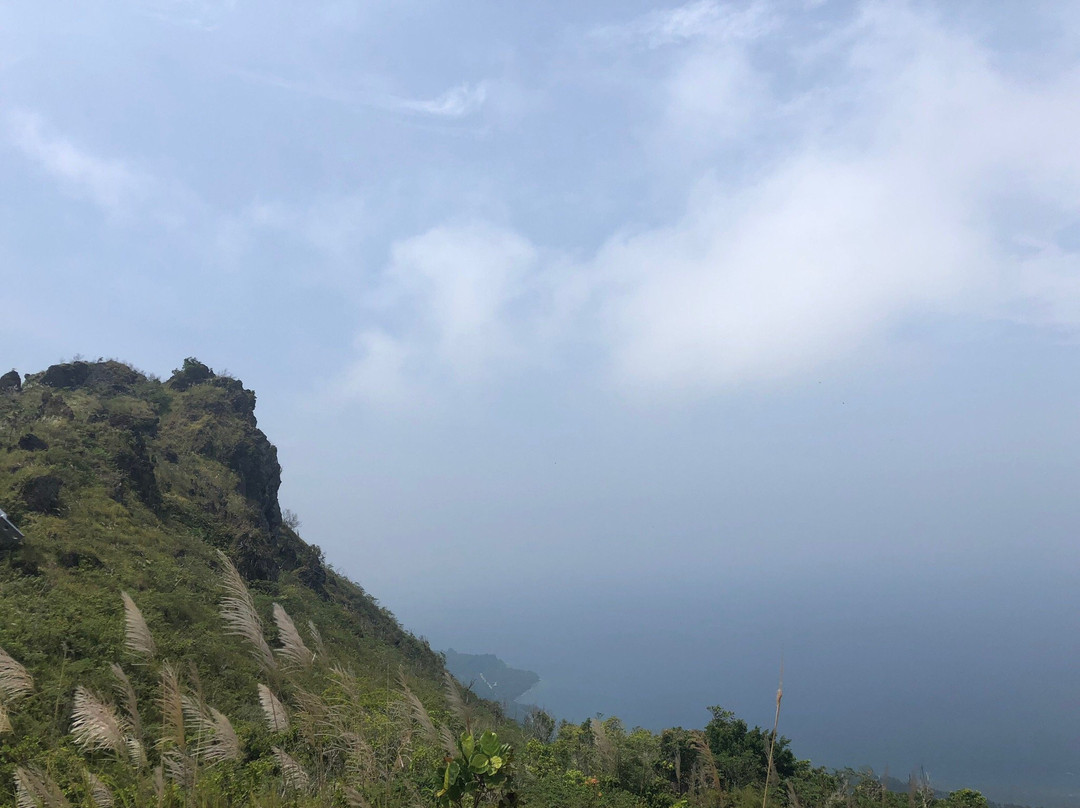 Walkway To The Old Volcano And Stations Of The Cross-卡米金省必去景点