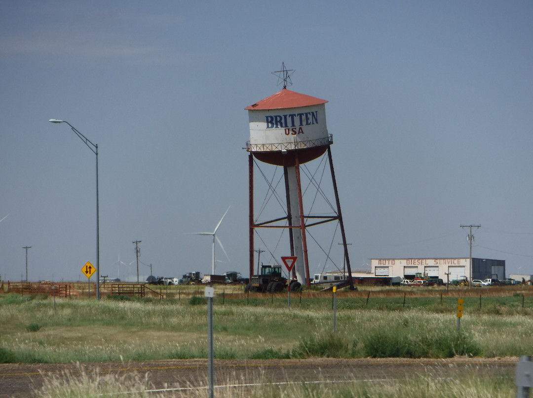Britten Leaning Water Tower景点图片