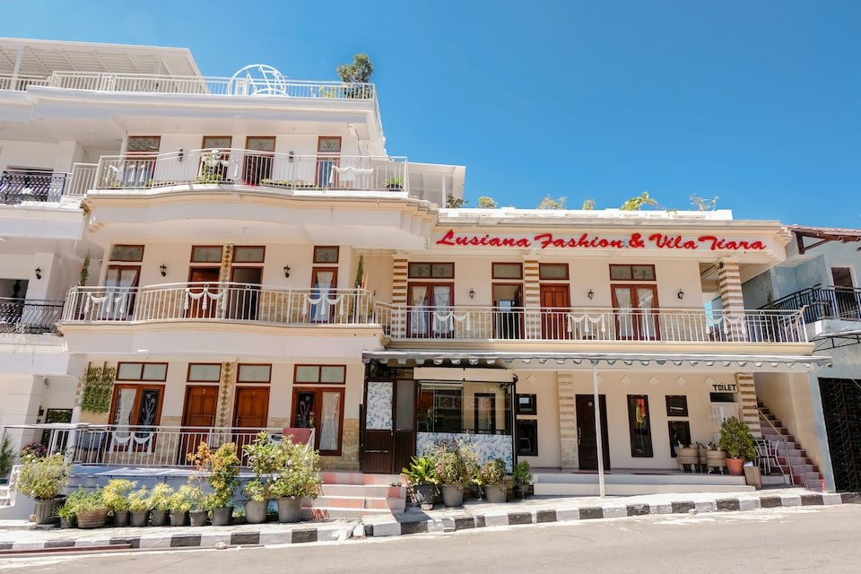 Magetan酒店住宿-OYO 1342 Villa Tiara