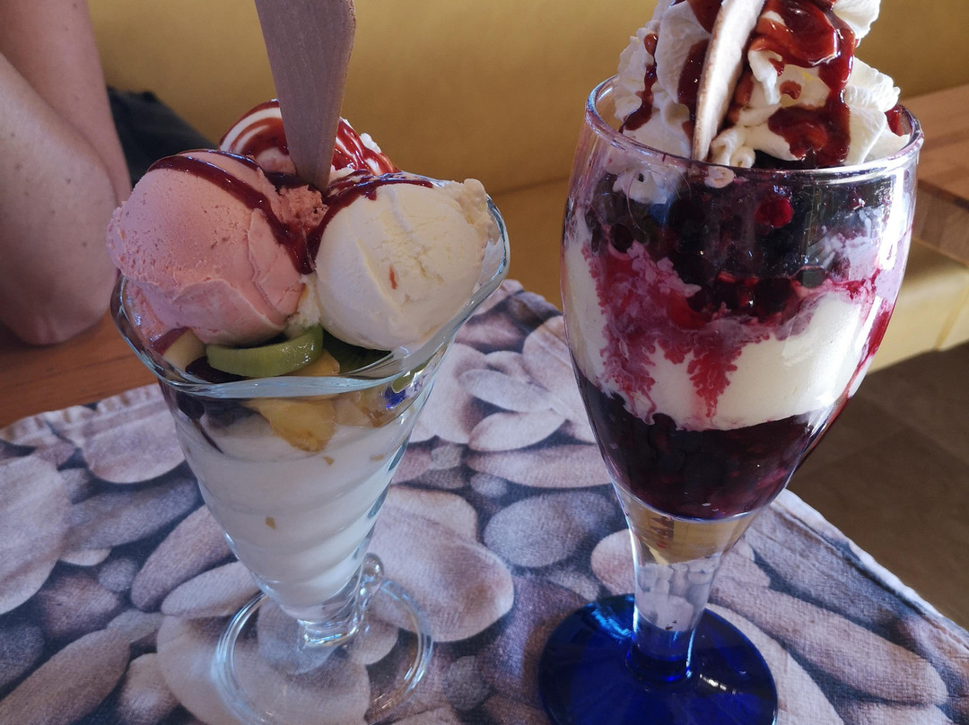 施皮茨餐馆和美食-Cafe-Eis-Pizzeria Donauprinzessin