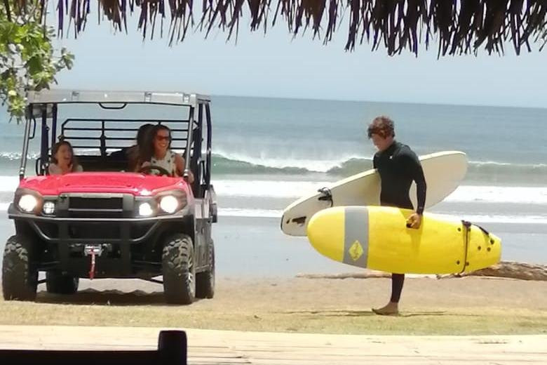 Surf Lessons by Agustin Cedeno景点图片