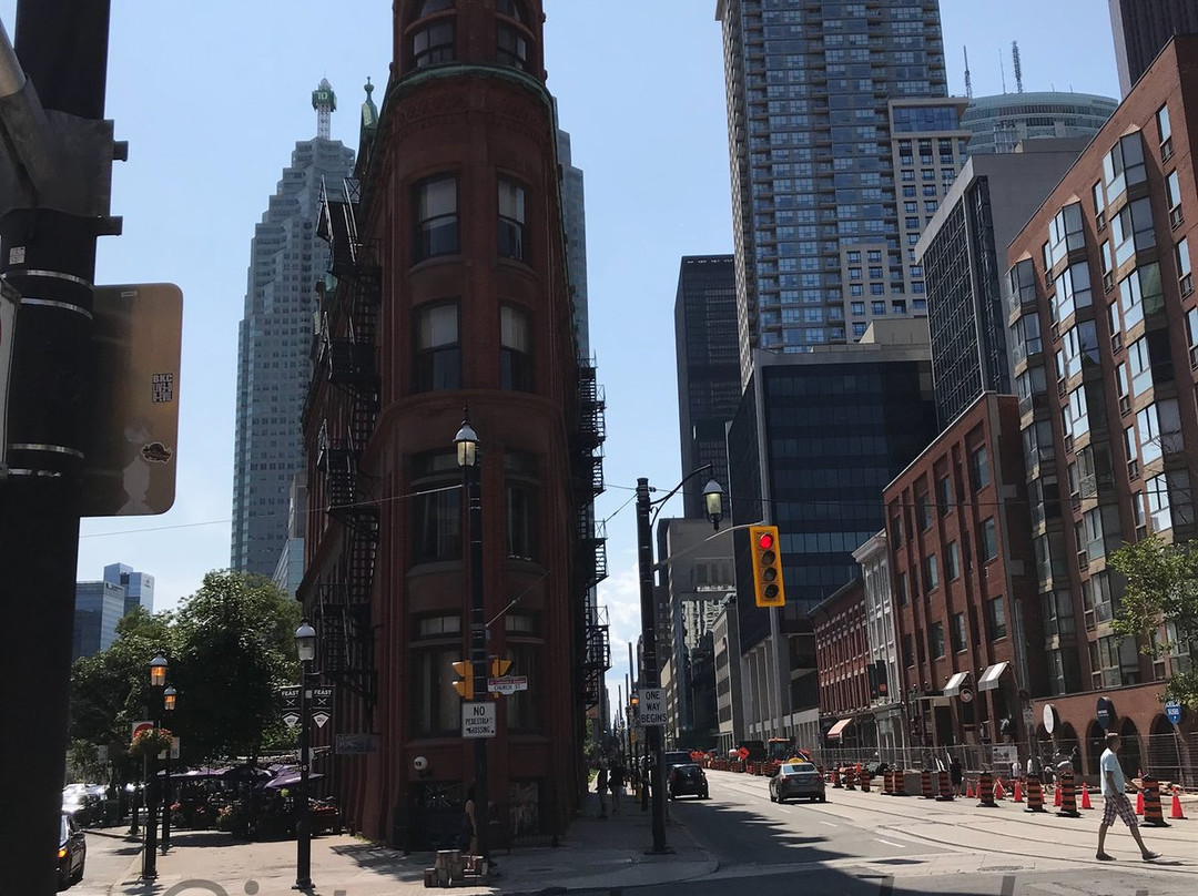 熨斗大楼-多伦多必去景点