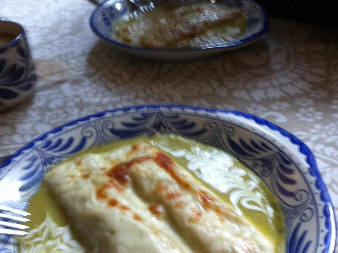 The Red Tree House主图