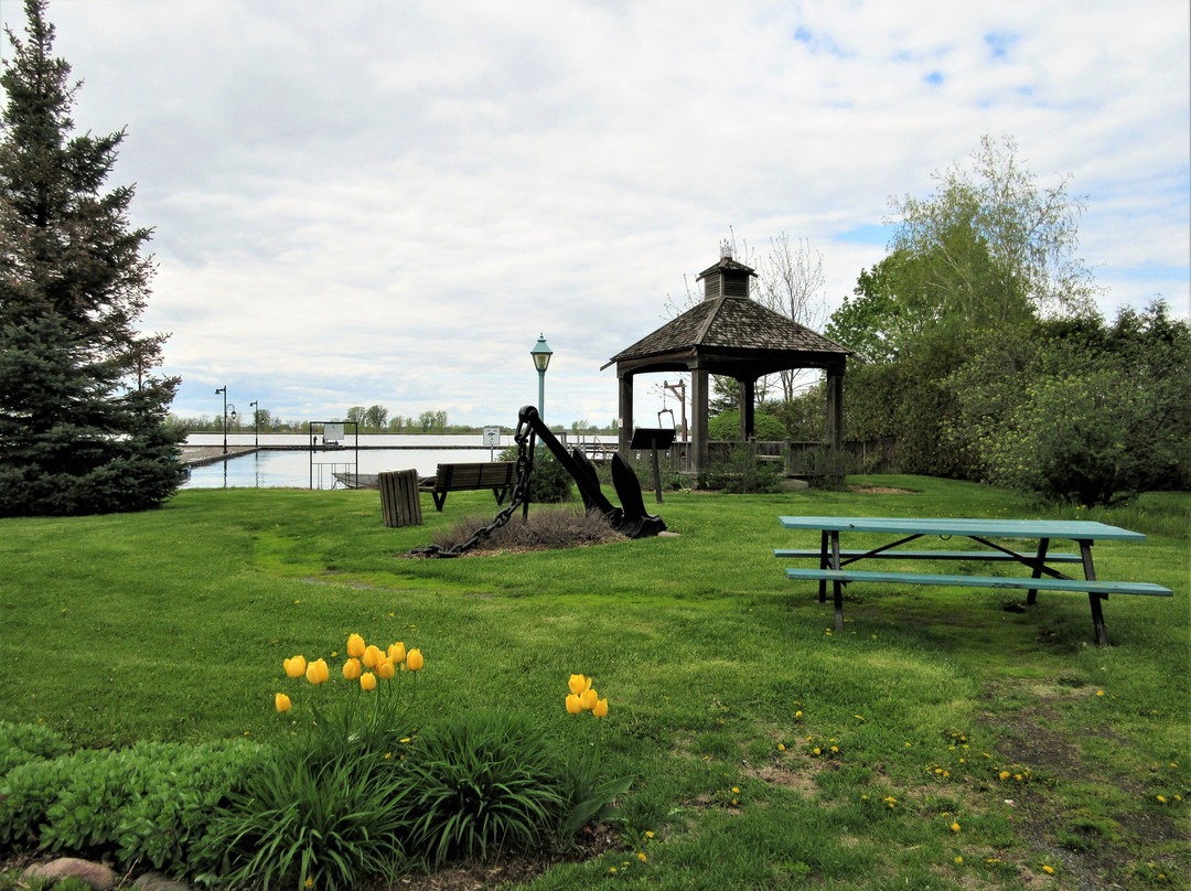 Moulin Banal-Vercheres必去景点