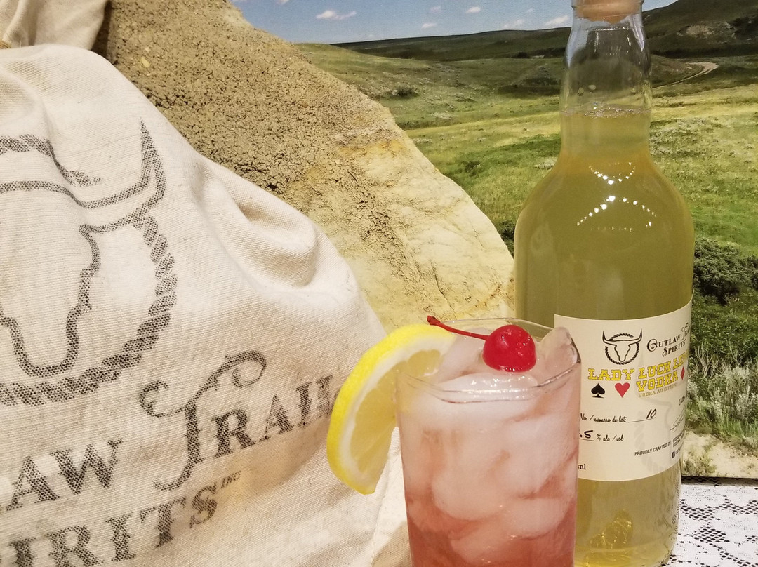 Outlaw Trail Spirits Distillery-里贾纳必去景点