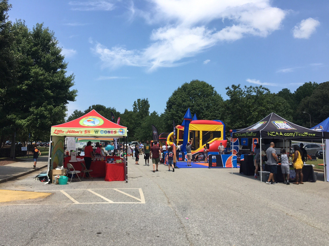 Bogan Park Aquatic Center-比福德必去景点