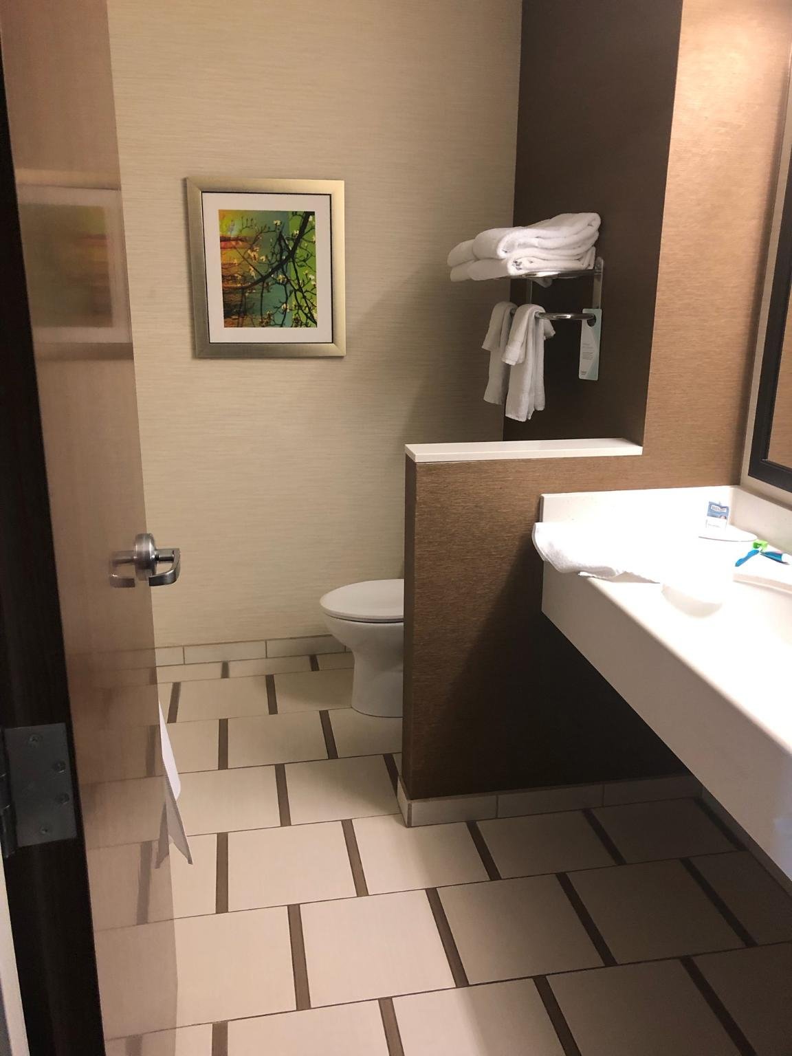 Fairfield Inn & Suites Scottsbluff-浴室