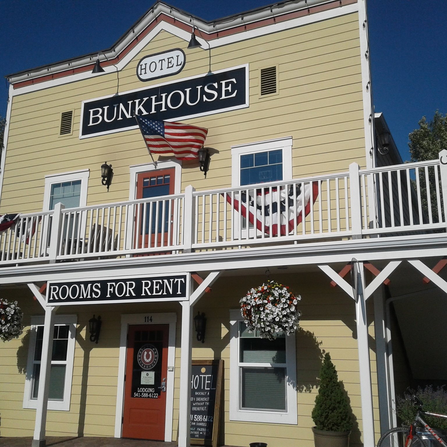 Sisters Bunkhouse-官方