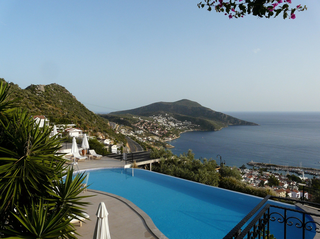 The Mediteran Hotel主图