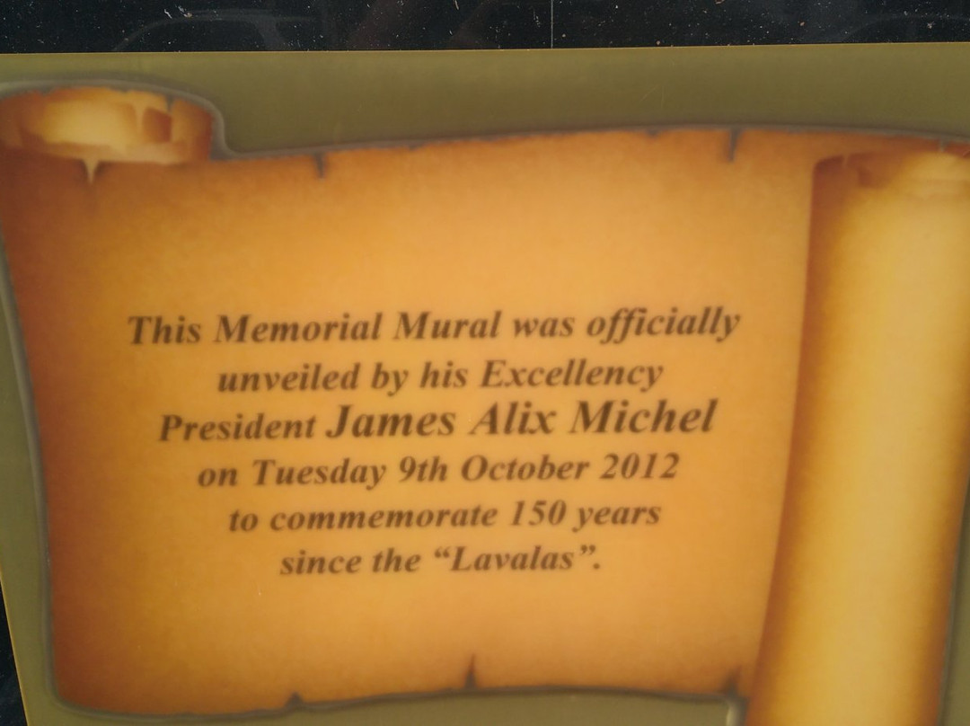 Lavalas Memorial景点图片