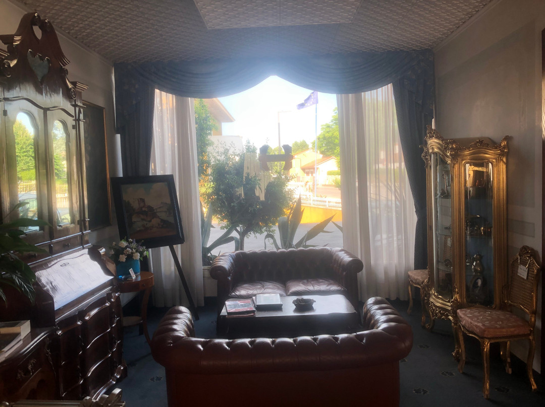 伊尔博其罗酒店主图