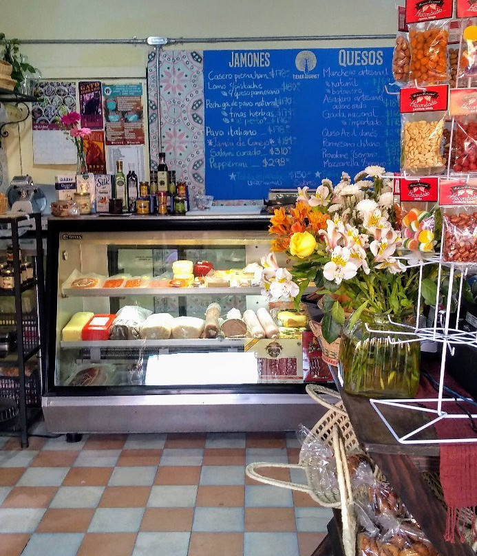 El Jardin Quesos y Jamones Artesanales-圣佩德罗乔卢拉必去景点