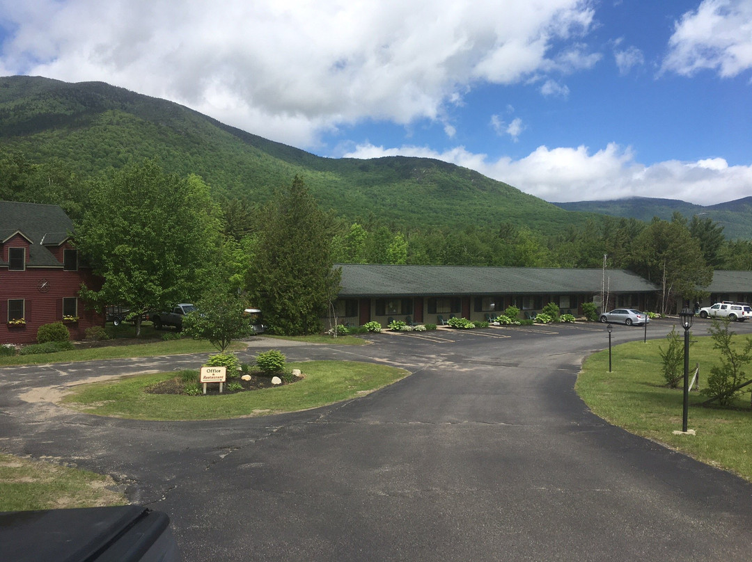 The Hungry Trout Resort主图